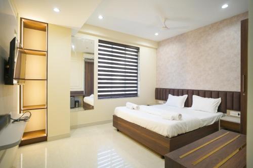 Lit, S.G.International in Kolkata