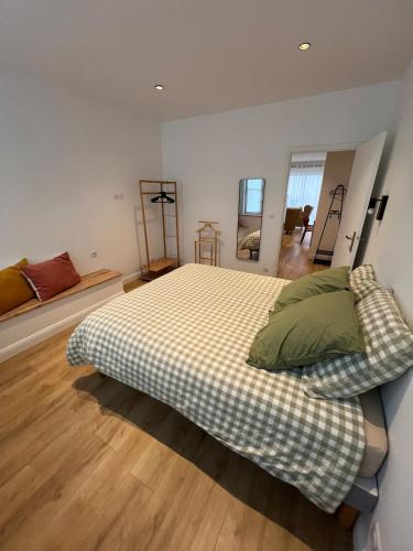 La Location des Géants - Appartement avec terrasse - Location saisonnière - Douai