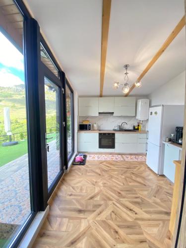 Catunu lupului village Cabana Monte Benito in Valea Manastirii