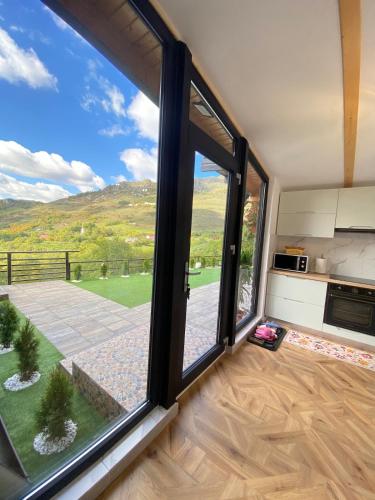 Catunu lupului village Cabana Monte Benito in Valea Manastirii