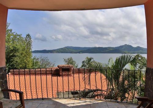 Oceanview Studio Apartment with Community Pool & Views of Flamingo Marina in Playa Flamingo