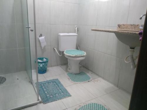 Casa composta por 2 quartos sala cozinha banheiro e uma varanda grande com uma churrasqueira Localiz – khách sạn tại Palmeiras