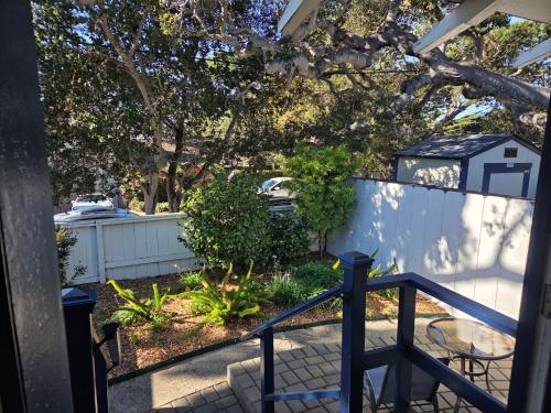 Lamp Lighter Inn and Sunset Suites – Carmel, CA