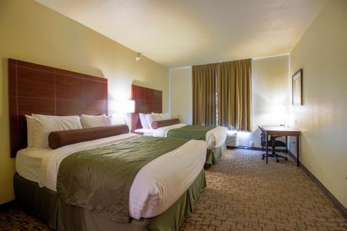 Cobblestone Inn and Suites Devils Lake