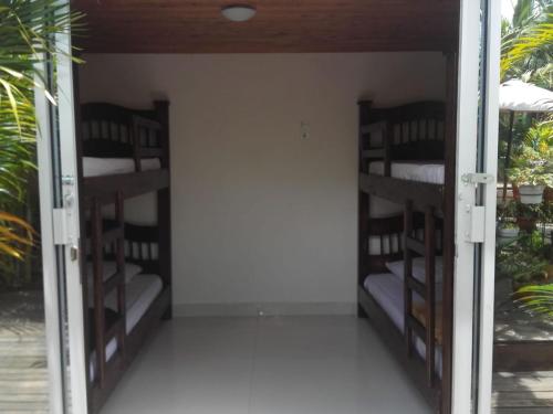 1 twin bed