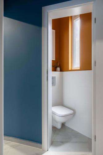Contemporary Aparthotel 2-BR Flats Near Old Town Quiet & Serene - image 3