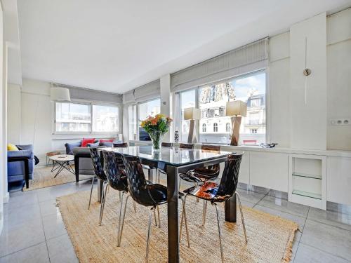 Exceptional 3BDR 6P apt - View of the Eiffel Tower