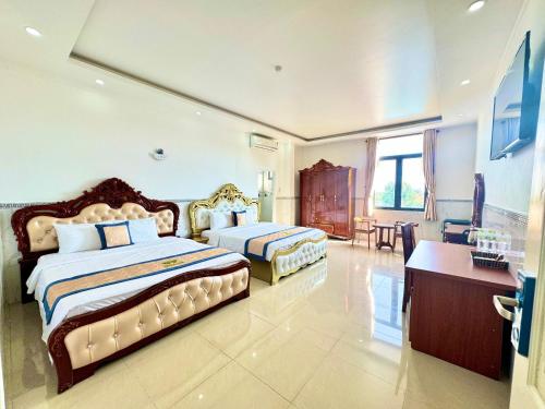 2 queen beds