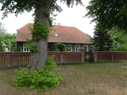 Old School Nausdorf in Leuengarten, Deutschland