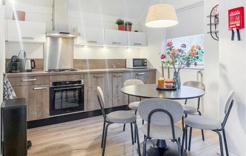 virtuve, Cozy Home In Hoeven With Wifi in Hoeven (North-Brabant)