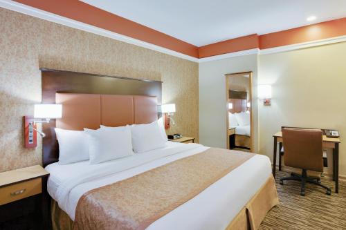 78455177 The Hotel at Fifth Avenue