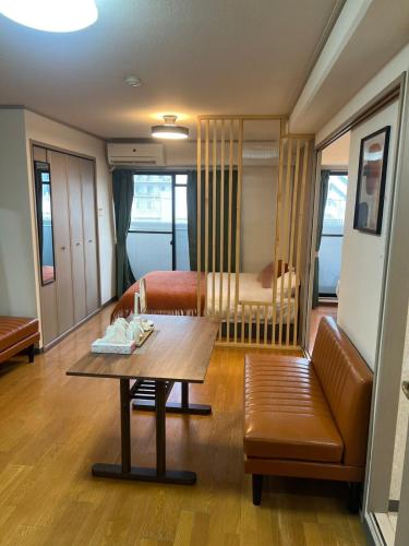 Two bedroom Osaka guesthouse accommodating 3 5 people