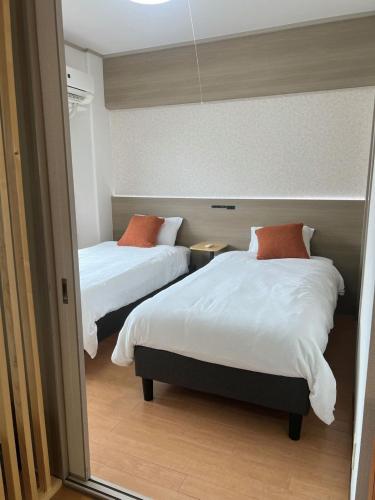 Two bedroom Osaka guesthouse accommodating 3 5 people