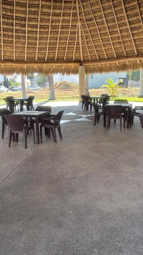 Peldbaseins, La casa blanca in Mezcales