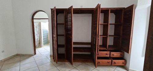 Spacious 2 Bdrm Swahili Apartment with Pool in Mtwapa