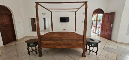 Spacious 2 Bdrm Swahili Apartment with Pool in Mtwapa