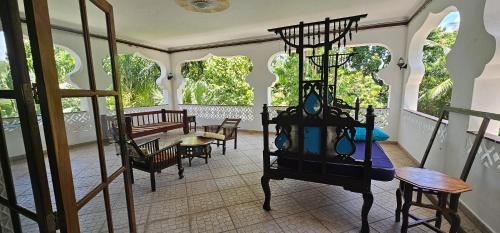 Spacious 2 Bdrm Swahili Apartment with Pool in Mtwapa