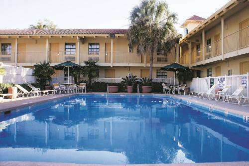 Quality Inn & Suites North Charleston - Ashley Phosphate thumb 3