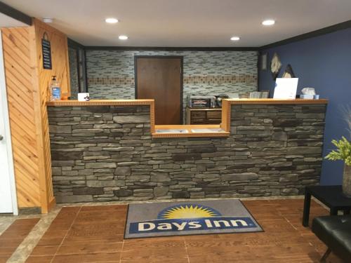 Days Inn by Wyndham Lavonia