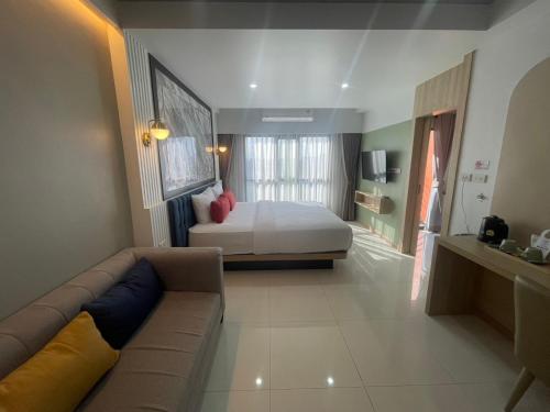 room detail thumbnail 1