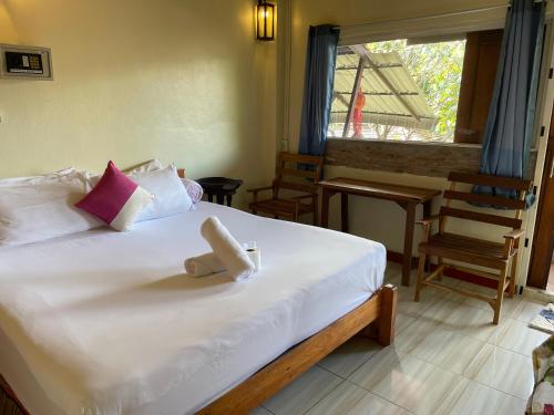 ห้องมาตรฐาน เตียงใหญ่ (Standard Double Room)