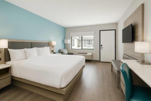 Travelodge by Wyndham LAX near Los Angeles International Airport