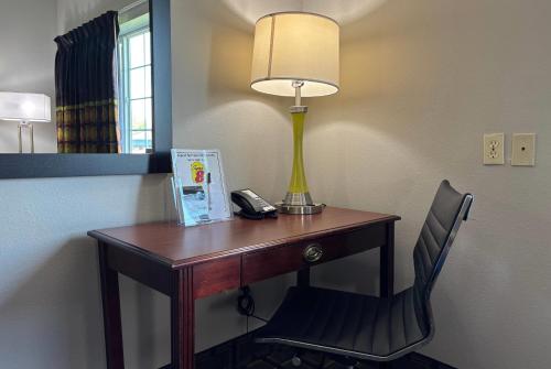 Super 8 by Wyndham Mt. Carmel IL in Mount Carmel, USA