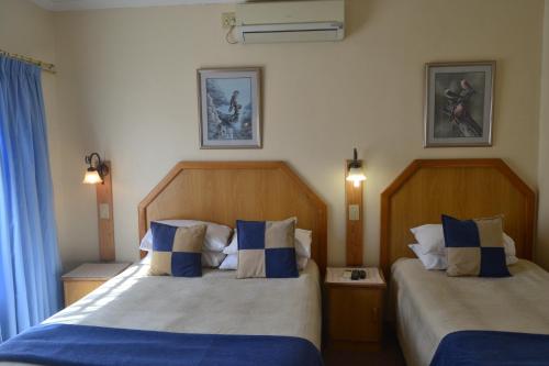 1 double bed, 1 twin bed, 1 sofa bed