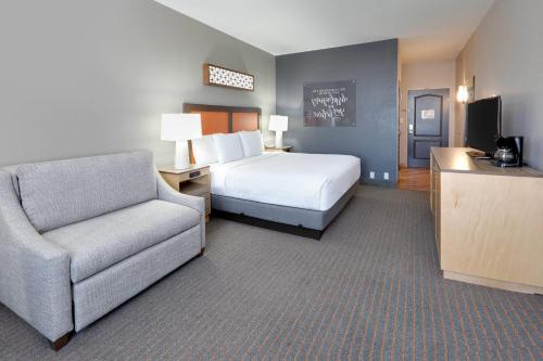 La Quinta by Wyndham Dallas Love Field in Dallas, USA