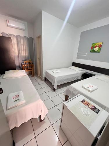 3 twin beds