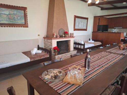 Karofillos homes-Oropedio in Lasithi Plateau