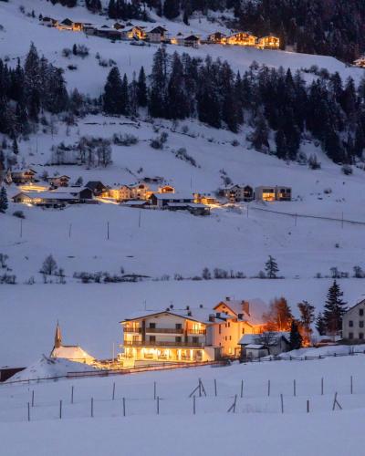 Facilities, Hotel Alpenrose in Curon Venosta