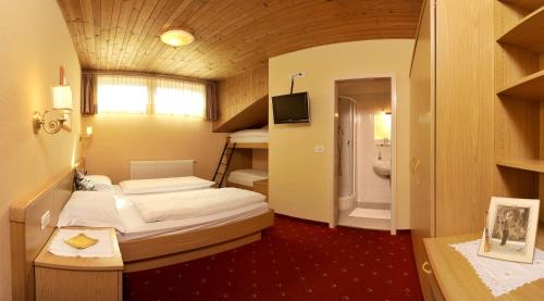 Hotel Euròpa Dolomites - Tap to explore photos