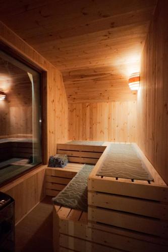 2 bedrooms, 3 beds