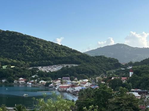 Haut de maison a Deshaies proche de Grande Anse in Deshaies
