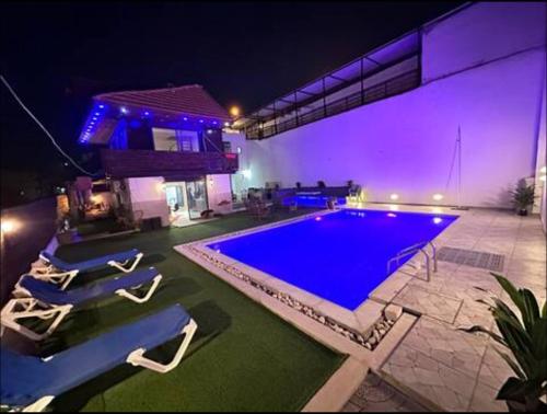 panorama boutique in Jericho