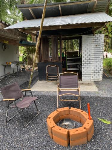 บ้านเพื่อนโฮมสเตย์ เขาพนม Friend House Homestay in Khao Phanom