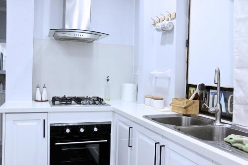 廚房, Charming Cozy Stay In Heart Of St Albans in 聖奧爾本斯