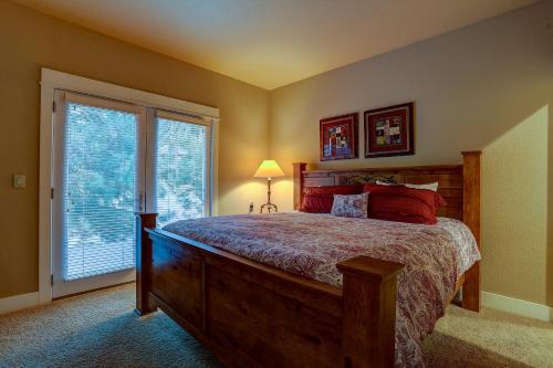 Big Pine-AC-3BR/2.5BA - image 11