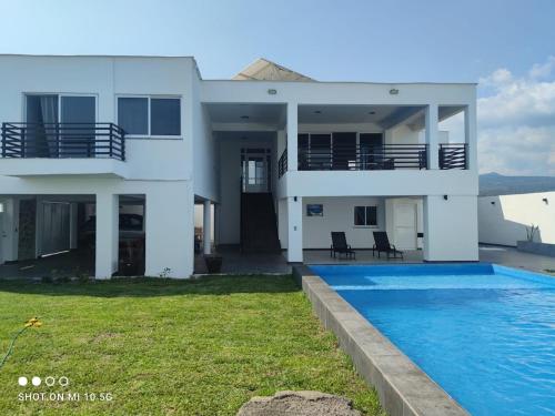 . Casa Playa Eugen beach house with pool