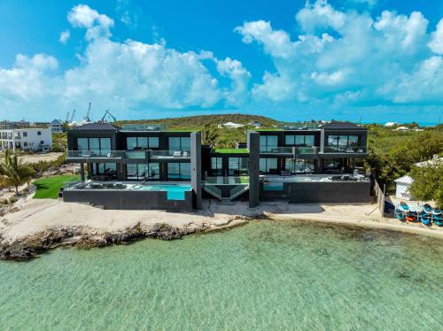 Liquid Villas Luxury Waterfront Estate, Turks & Caicos – khách sạn tại Five Cays