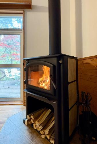 Mountain chalet getaway at Fuji-Sanroku 富士山麓のシャレー風山荘