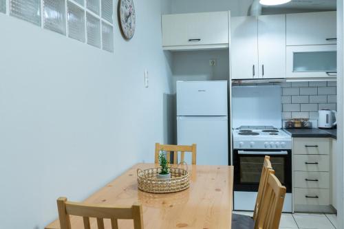 Stylish 2BR Near National Archaeological Museum 5