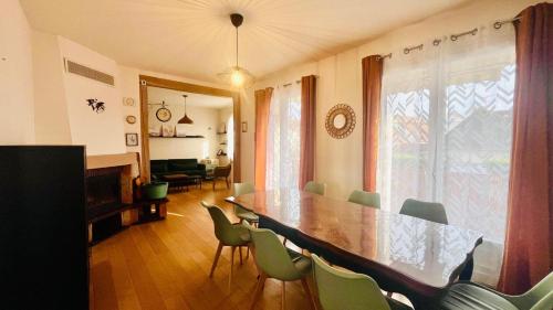 Facilities, L'Escale de Pontcarre - Disneyland Paris in Ferrieres-en-Brie