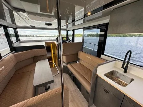 Yacht als Wohnung zu vermieten Hausboot direkt Tempelhofer Hafen in Berlin, Deutschland