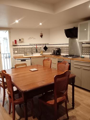 Grande maison 7 places – khách sạn tại Xã Cucugnan