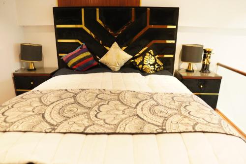 Experience a New Level of Comfort in A m a n a h Mall Link Road Model Town - image 11