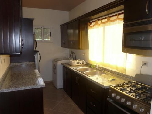 Villa near the beach - image 4