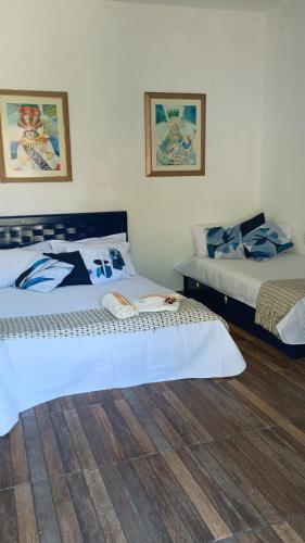 1 double bed, 1 twin bed