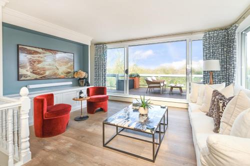Buckingham & Lloyds Room Type - Penthouse Apartment